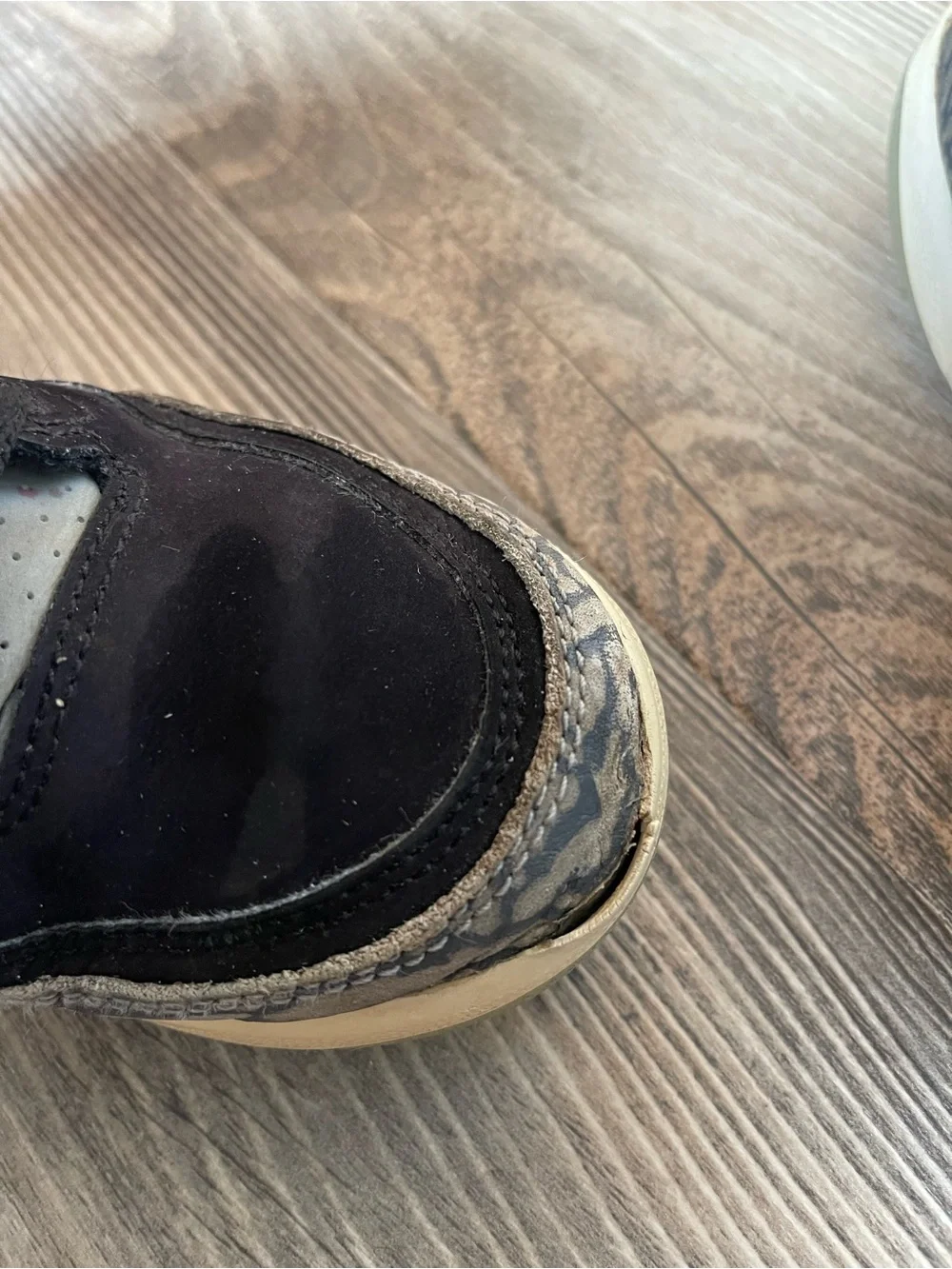 Jordan Kids Black and Green Retro Low-Top Sneakers